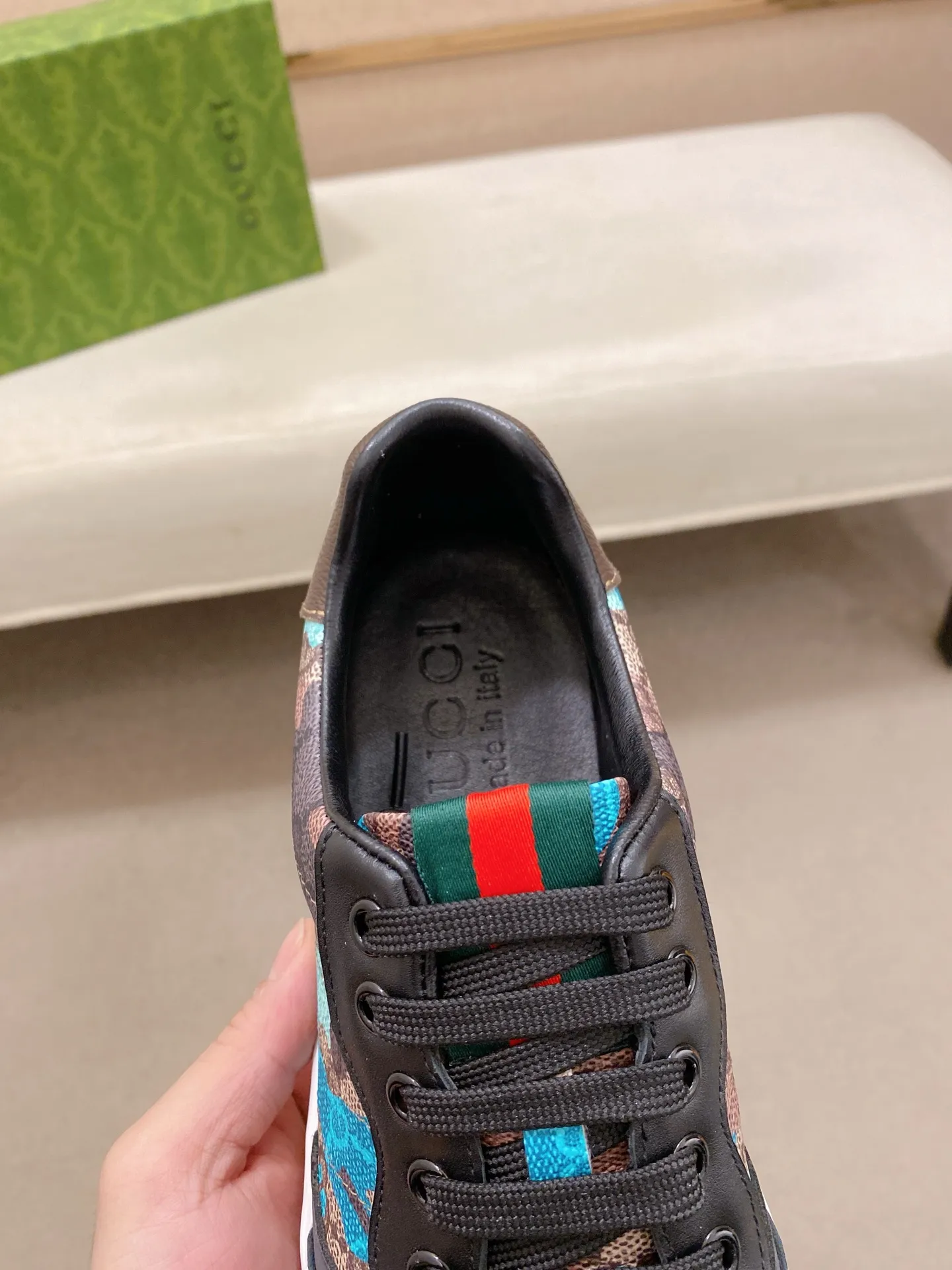 Ex-factory price 380💰【Gucci】Gucci men’s latest series of casual shoes! The official website is built 1:1. The upper is made of imported high-quality cowhide, and the lining is made of high-quality sheepskin, which is soft and comfortable. Picky selection of materials and exquisite workmanship give you the best enjoyment. Number of yards: 38-44 yards.